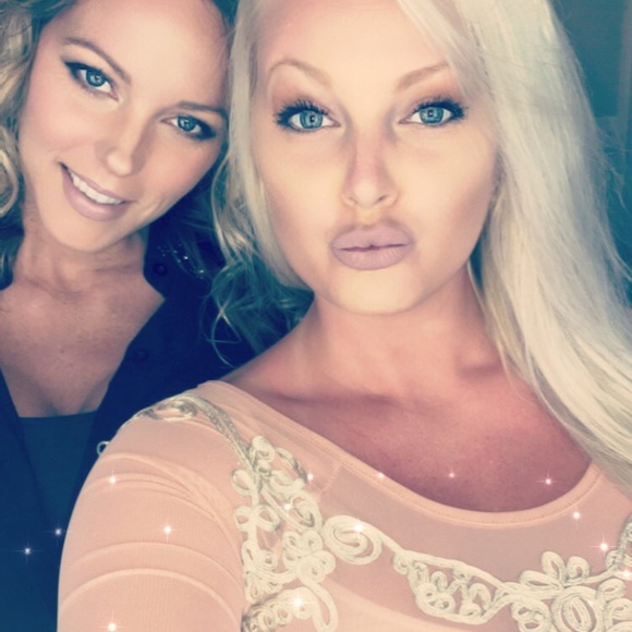 Meet your Posher, Hannah - Picture 4 of 4